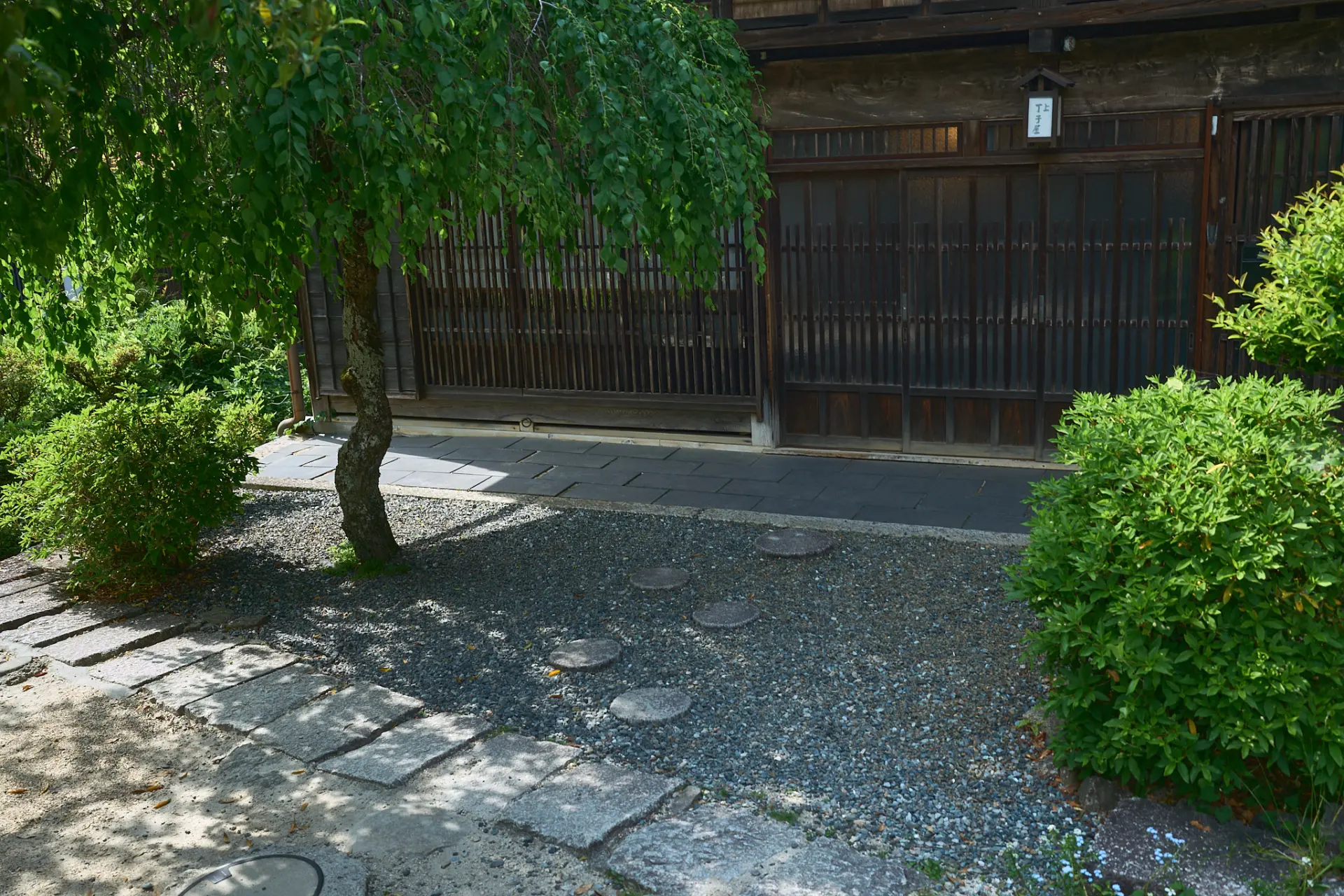 木曽・中山道の宿場町に残る木造家屋